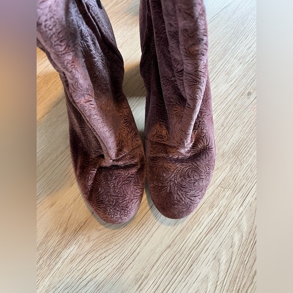 Sam Edelman Taye Embossed Velvet Ankle Booties - Picture 5 of 8